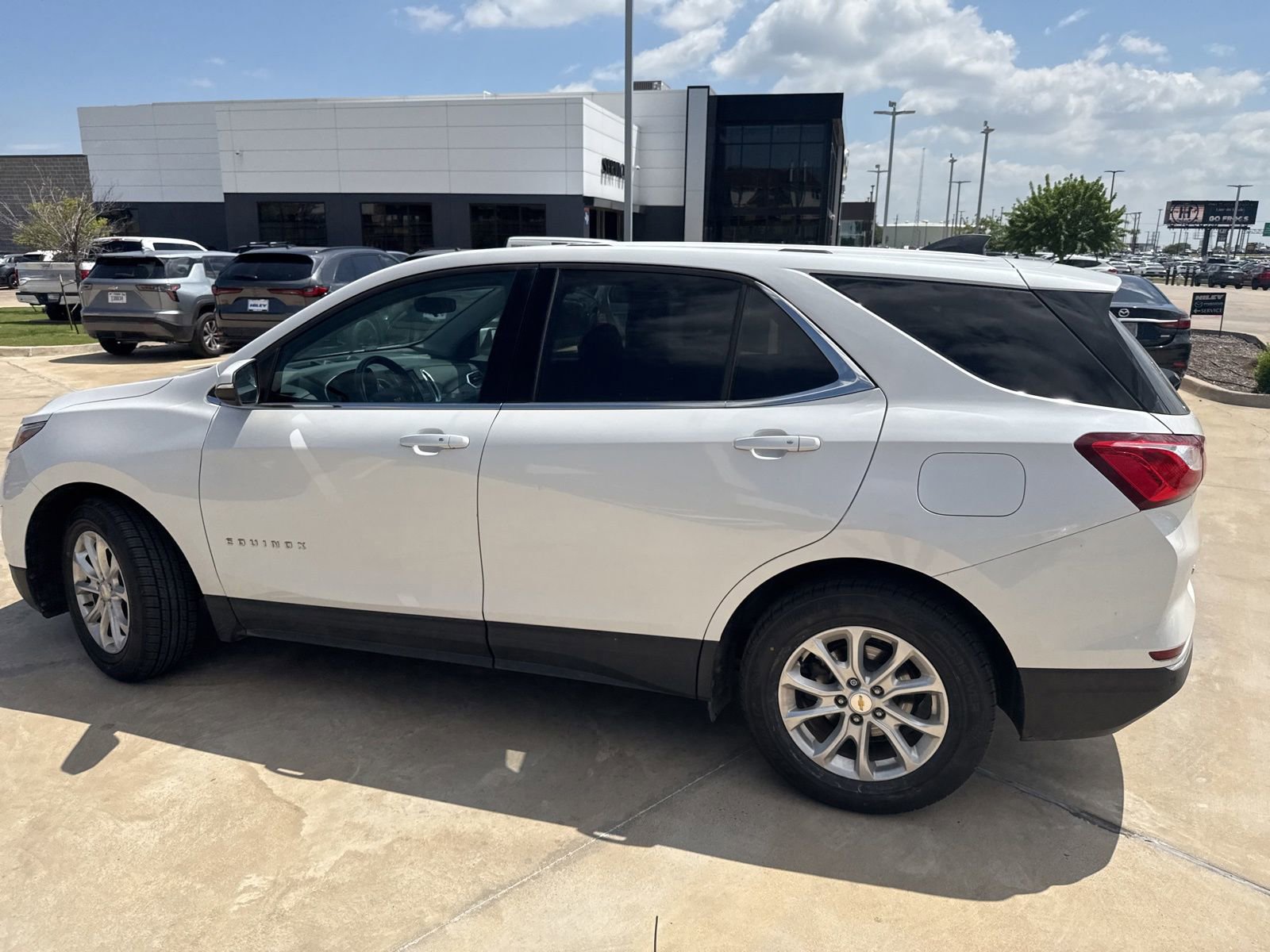 Used 2019 Chevrolet Equinox LT FWD image 15