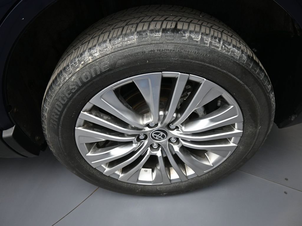 Certified 2021 Toyota Venza Limited w/ Advanced Technology Package image 15