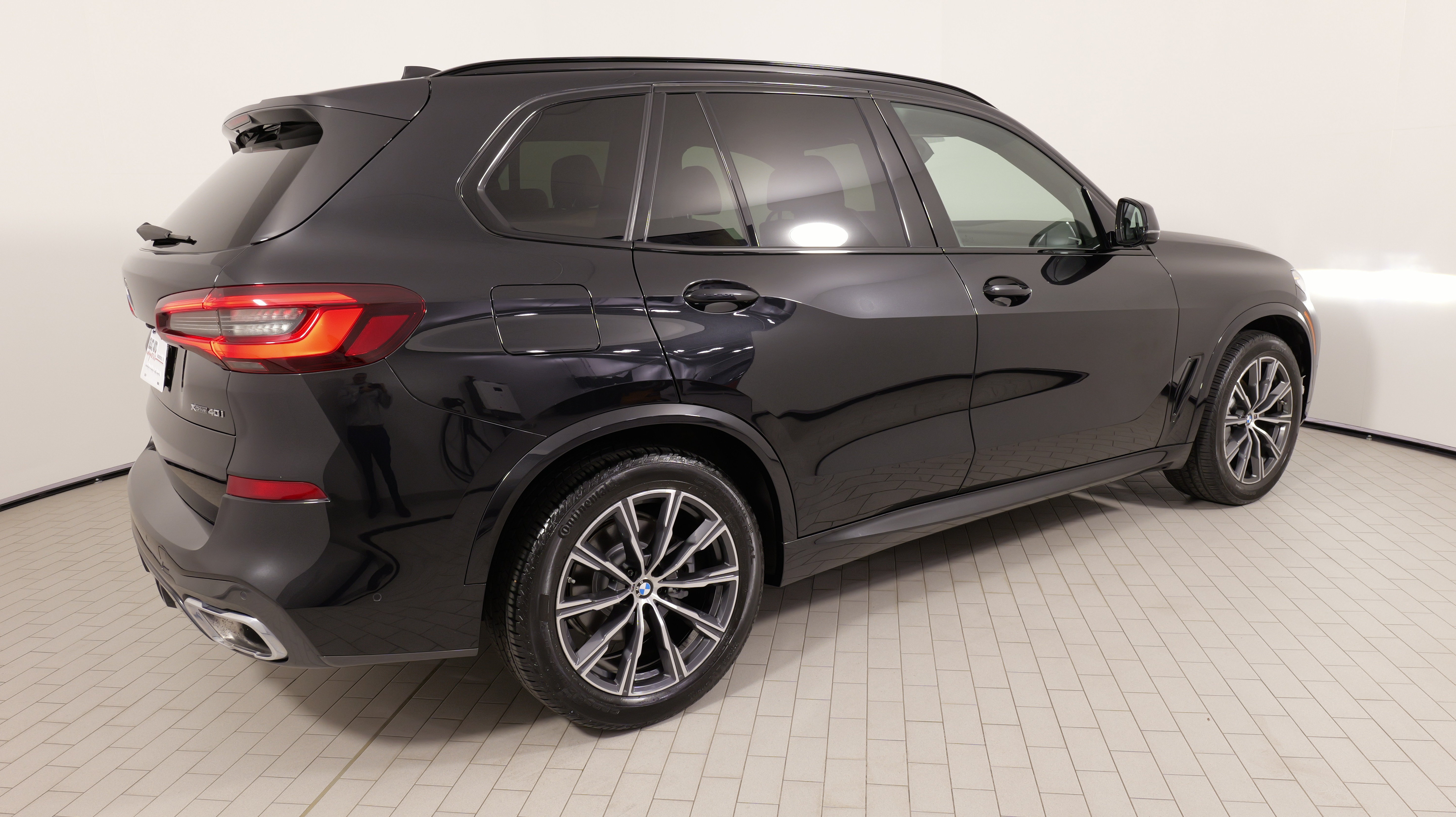 Used 2020 BMW X5 xDrive40i w/ M Sport Package AWD/4WD image 11