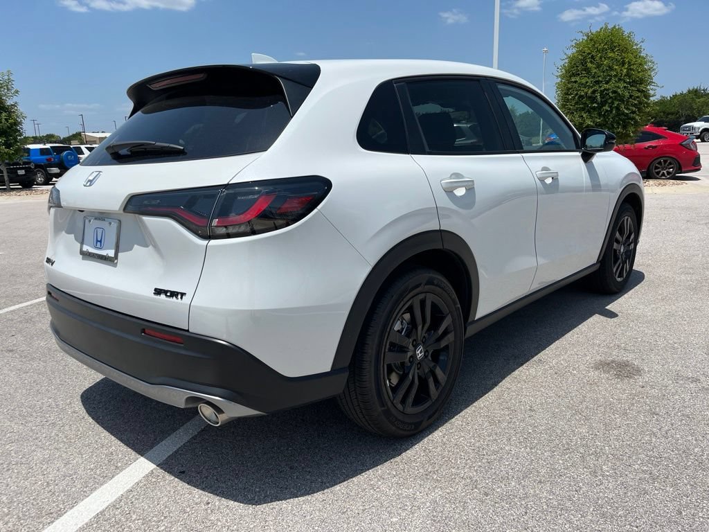 Used 2027 Honda HR-V Sport image 4
