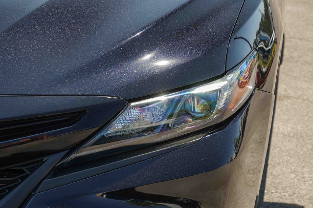 Used 2021 Toyota Camry SE FWD image 9