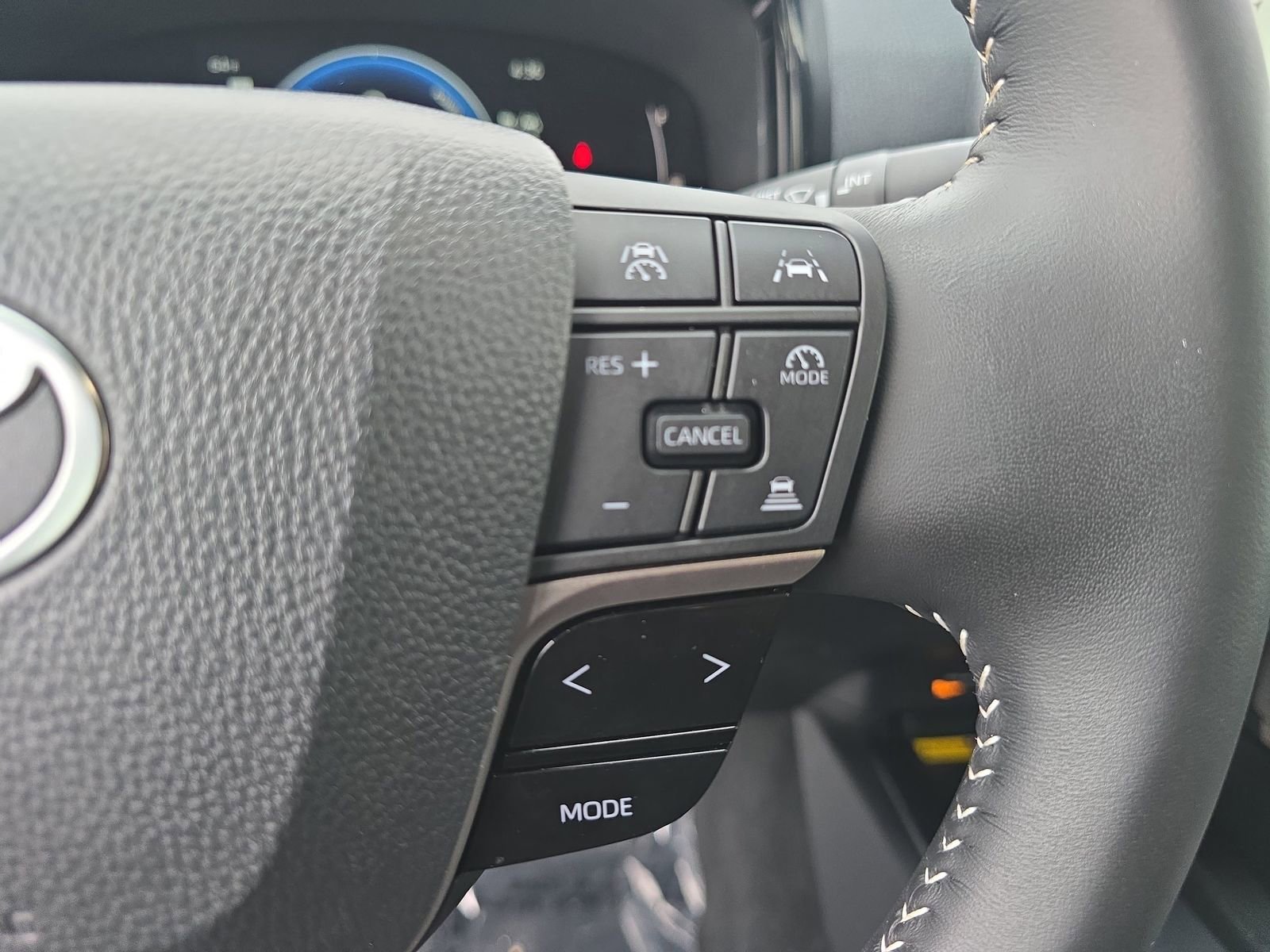 Used 2025 Toyota Camry SE image 23