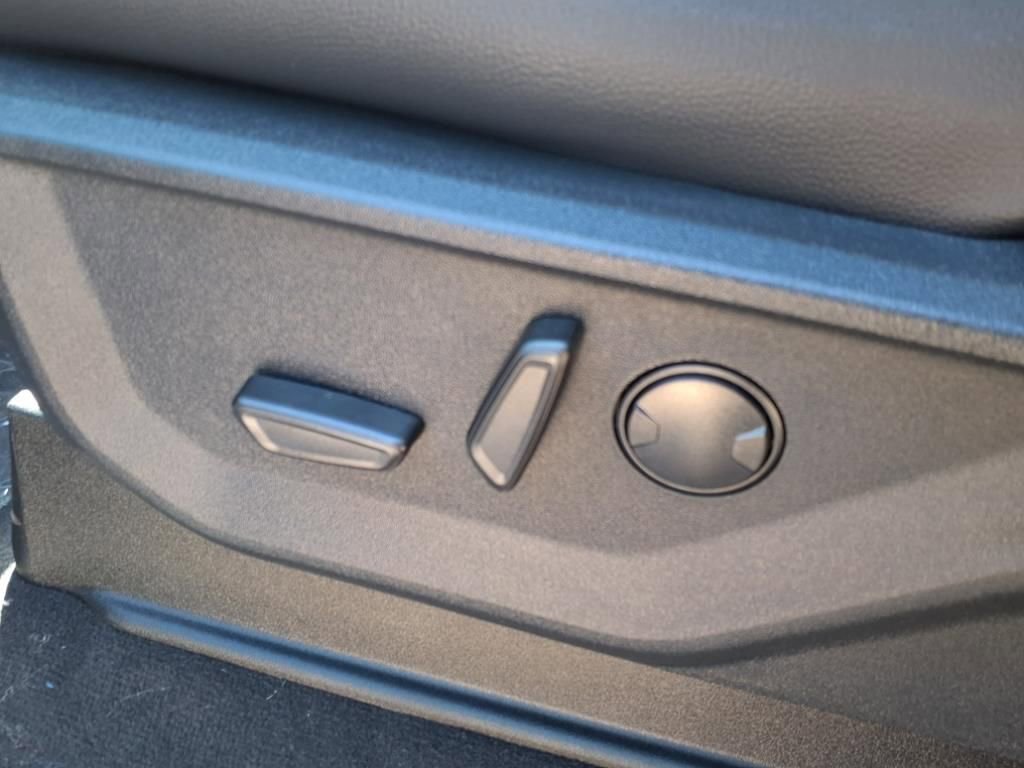 Certified 2025 Ford F350 Lariat w/ Lariat Ultimate Package image 17