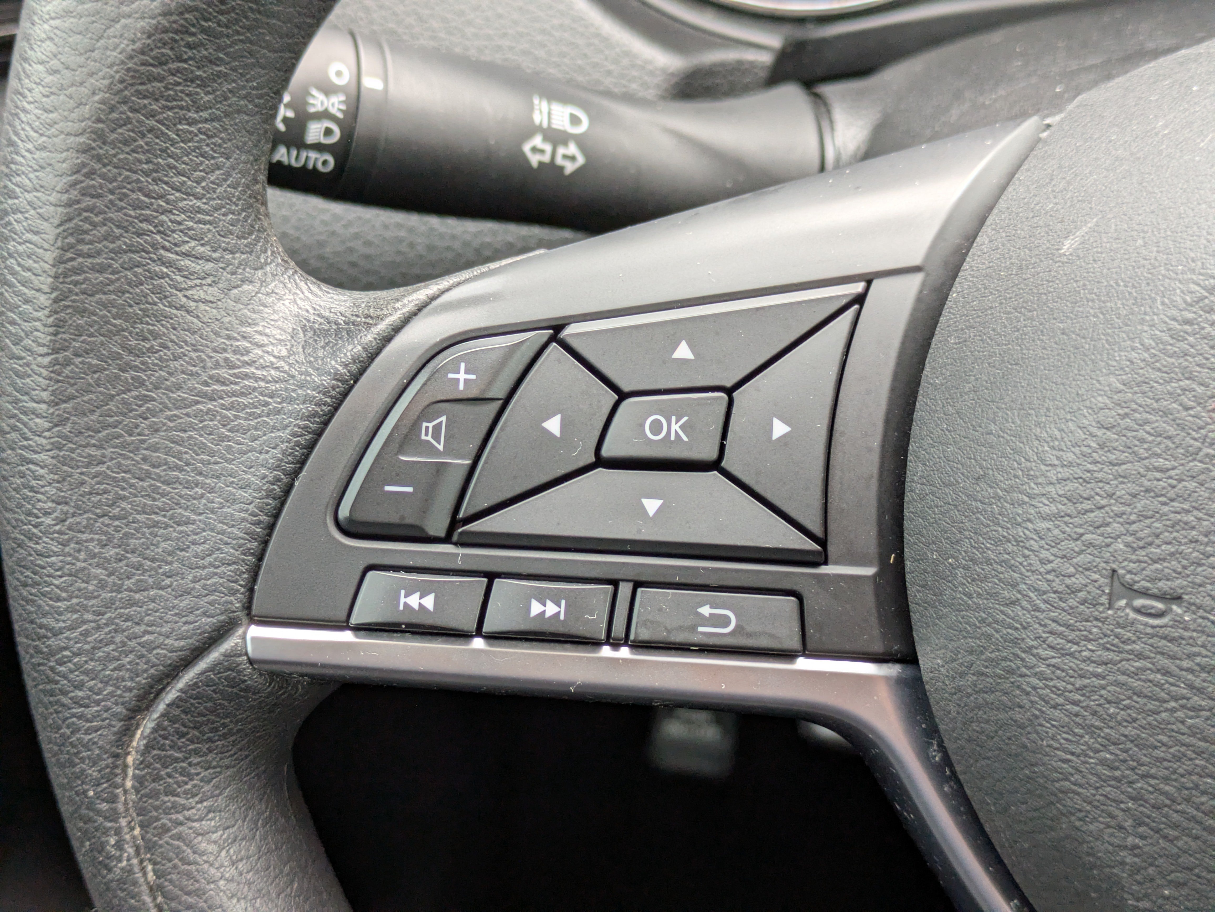 Used 2019 Nissan Rogue Sport SV FWD image 23