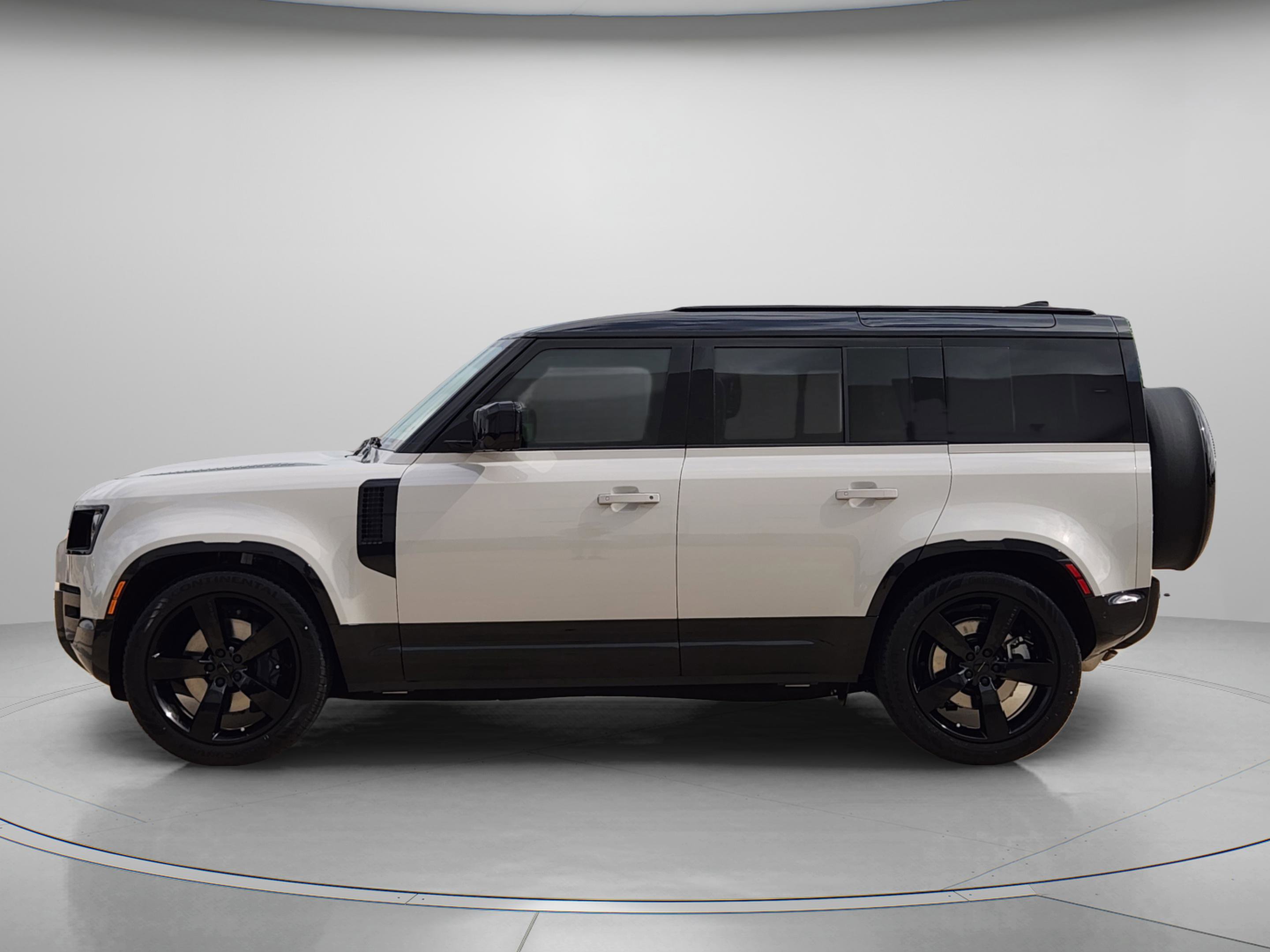 New 2026 Land Rover Defender 110 X-Dynamic SE AWD/4WD image 2