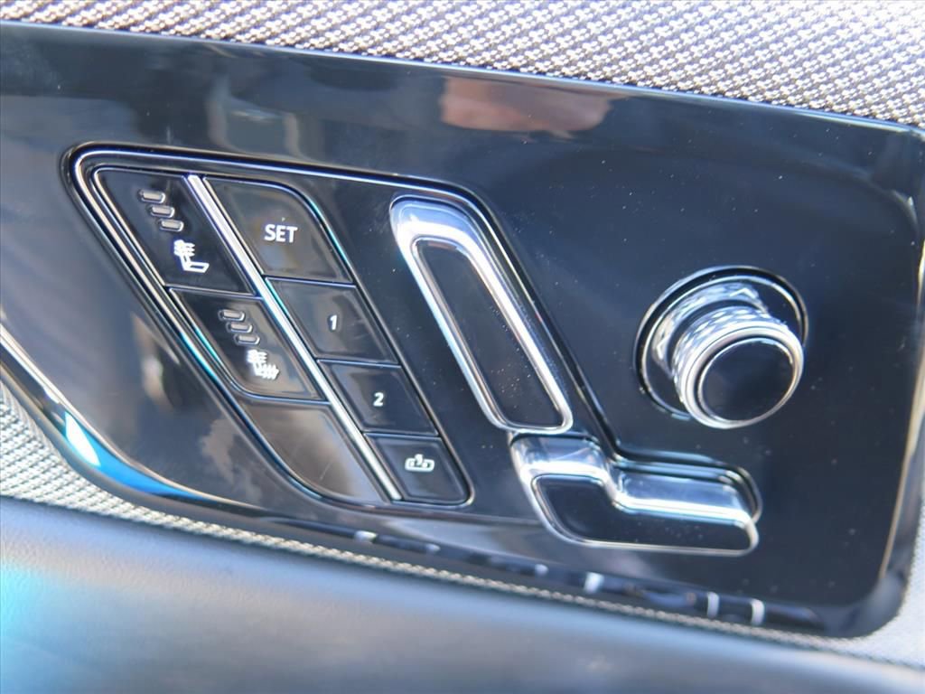 New 2026 Cadillac Optiq Luxury 1 image 11