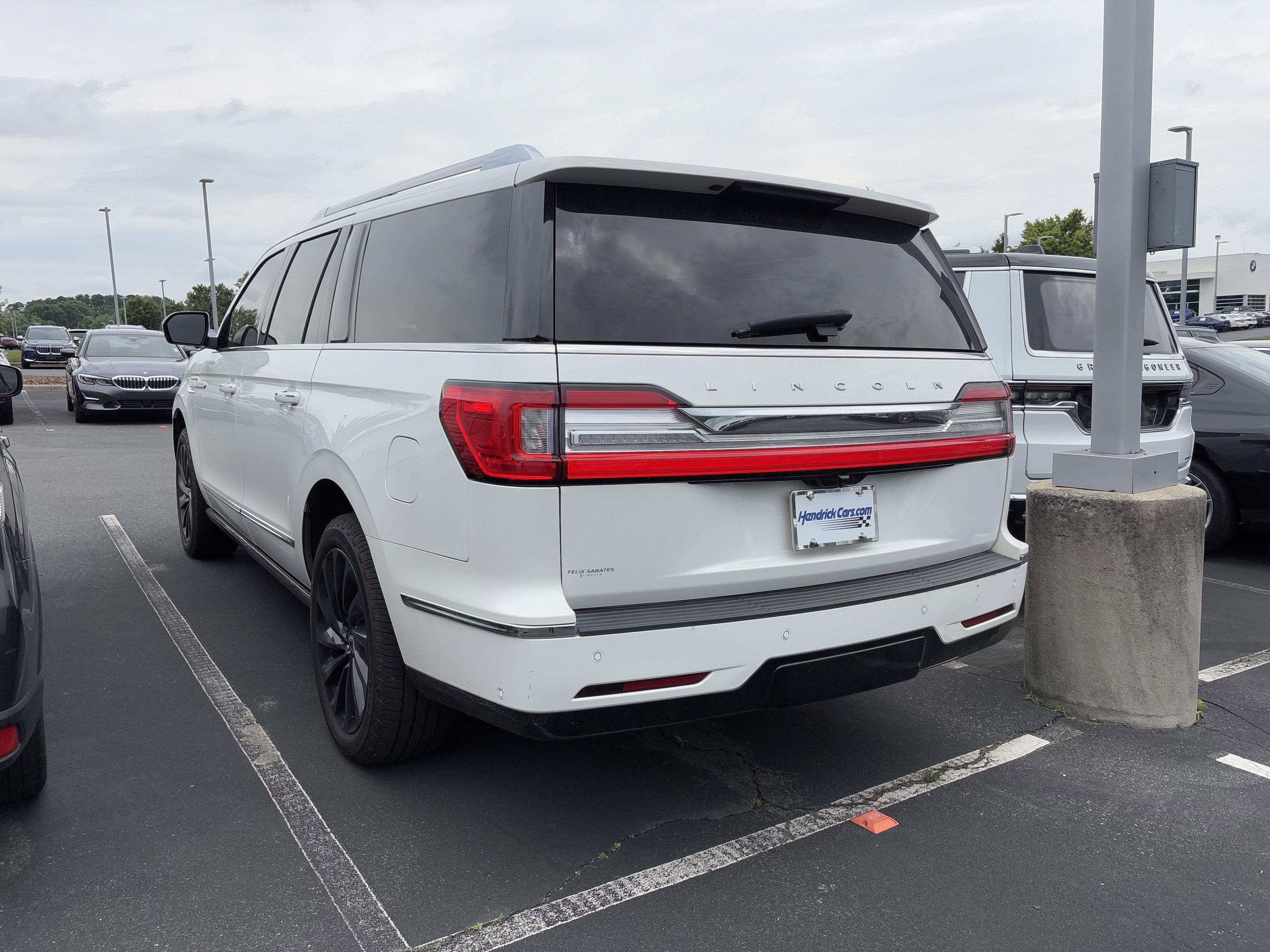 Used 2020 Lincoln Navigator L Reserve w/ Equipment Group 208A Reserve AWD/4WD image 16