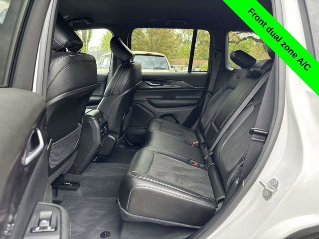 Used 2023 Jeep Grand Cherokee Altitude AWD/4WD image 23
