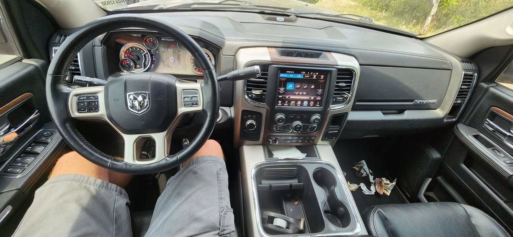 Used 2017 RAM 2500 Laramie w/ Convenience Group AWD/4WD image 4