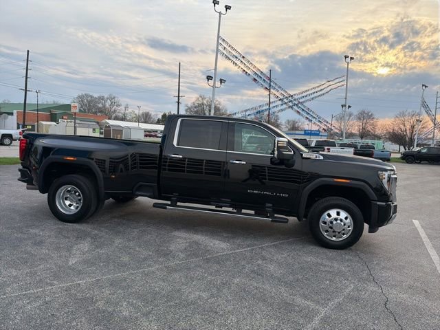 Used 2024 GMC Sierra 3500 Denali w/ Denali Reserve Package image 22