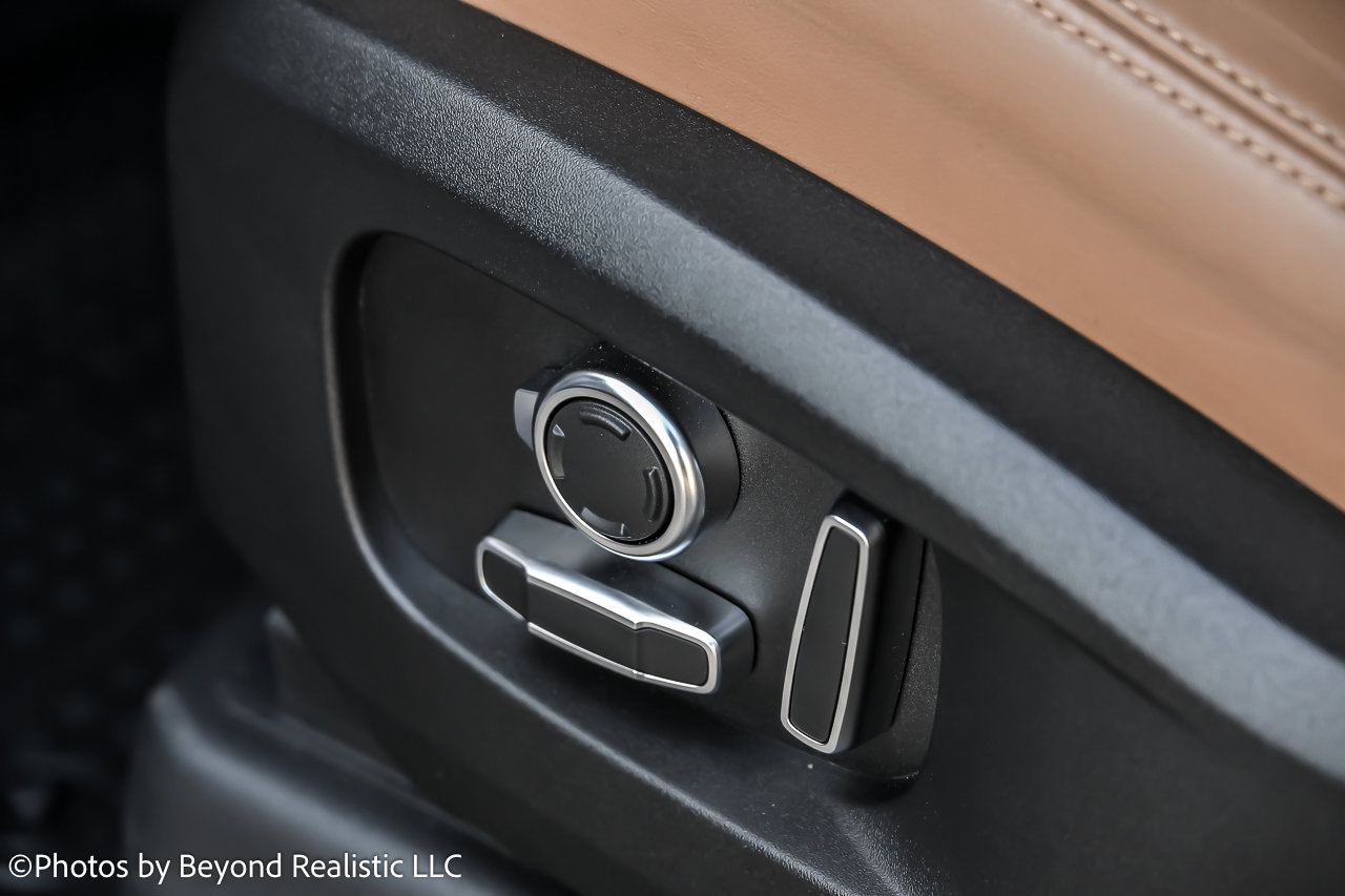 Used 2023 Land Rover Defender 130 SE image 31