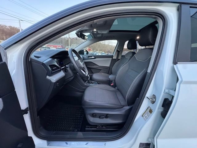 Certified 2024 Volkswagen Taos SE w/ Panoramic Sunroof Package image 29