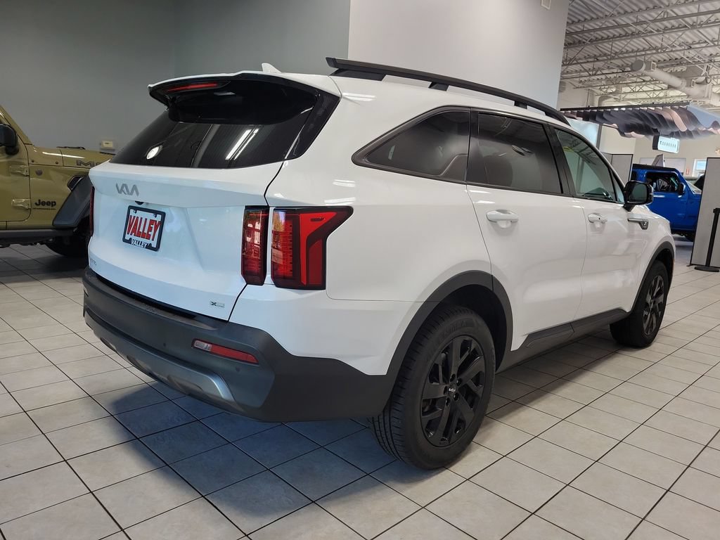 Used 2023 Kia Sorento S w/ Panoramic Sunroof Package AWD/4WD image 6