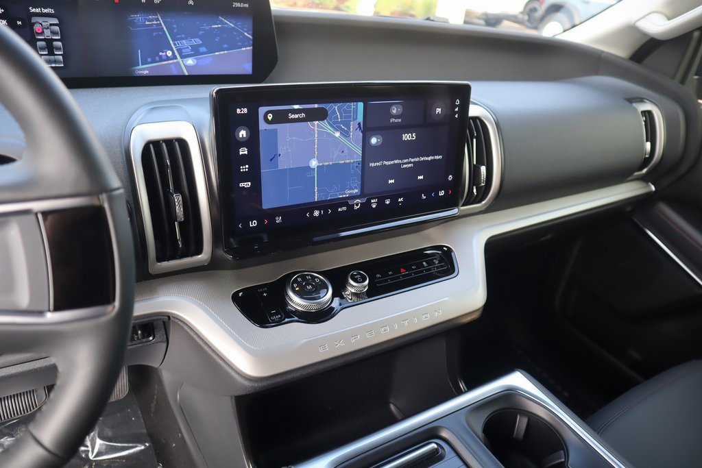 New 2025 Ford Expedition Active image 5