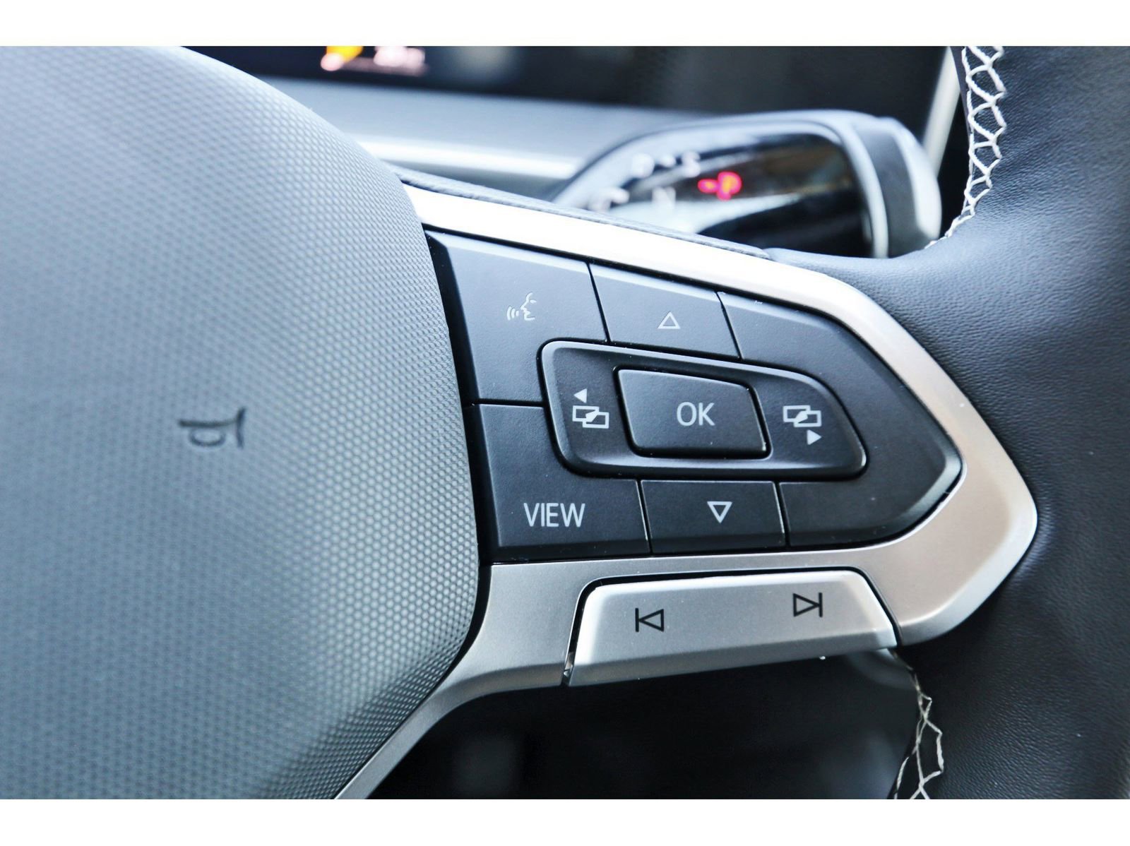 Used 2025 Volkswagen Tiguan S FWD image 18