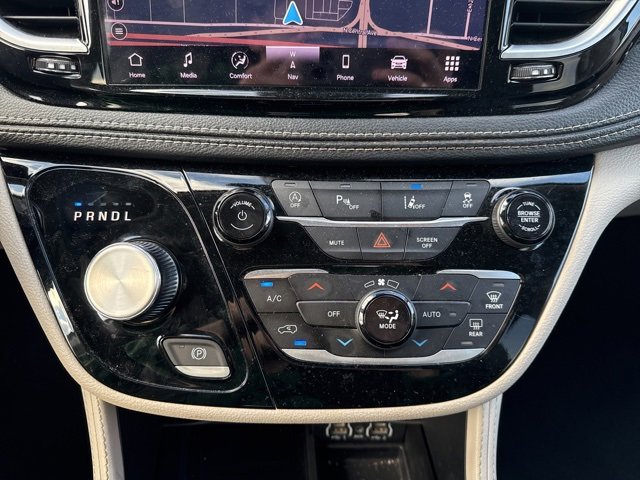 Used 2023 Chrysler Pacifica Limited image 21
