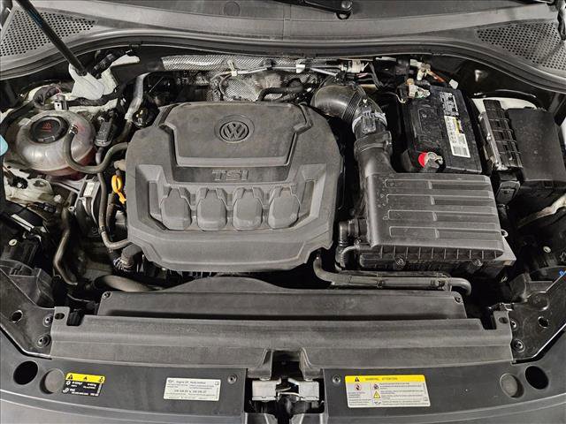 Used 2021 Volkswagen Tiguan SE w/ Panoramic Sunroof Package FWD image 22