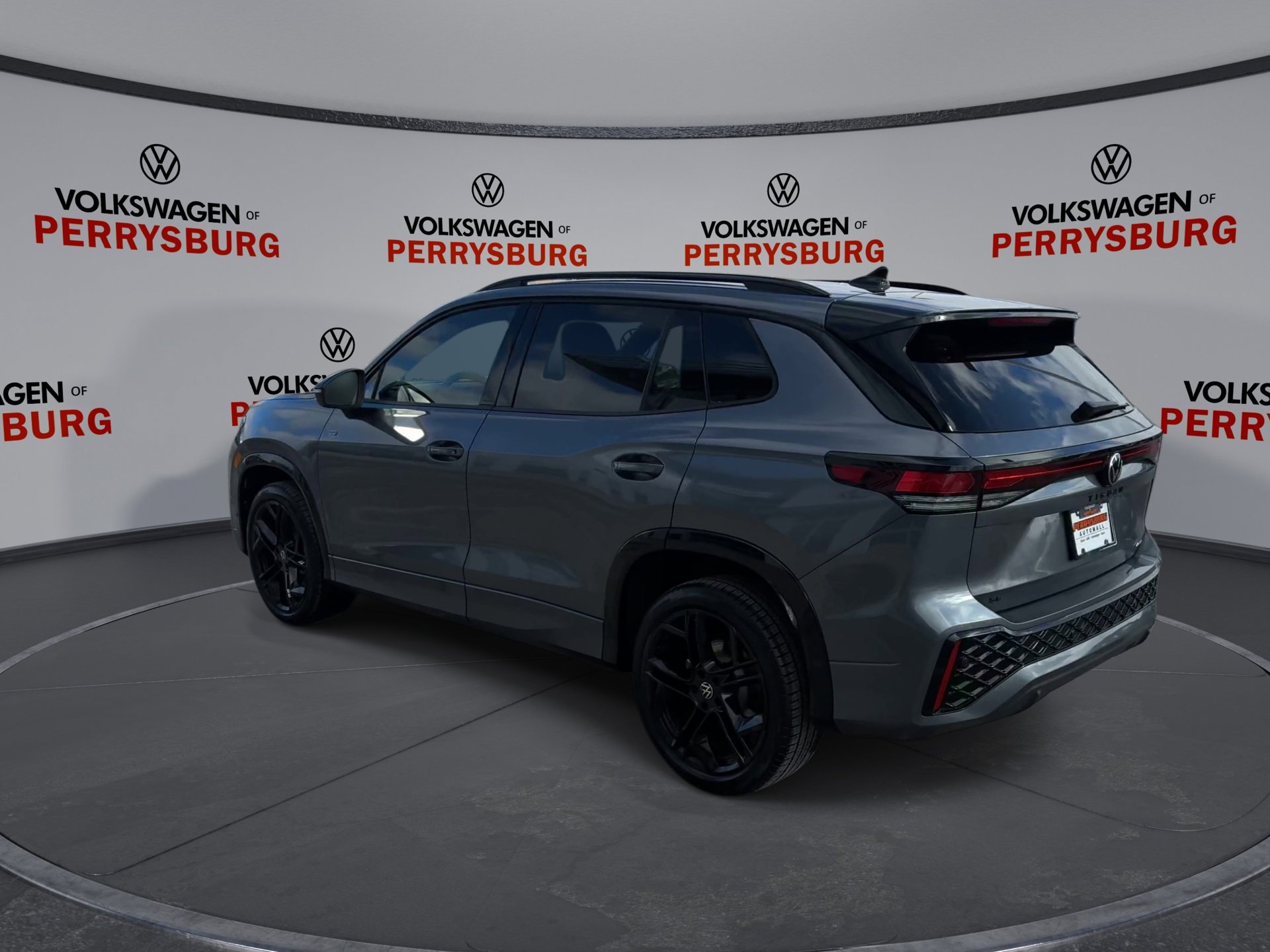 New 2026 Volkswagen Tiguan SE R-Line image 6