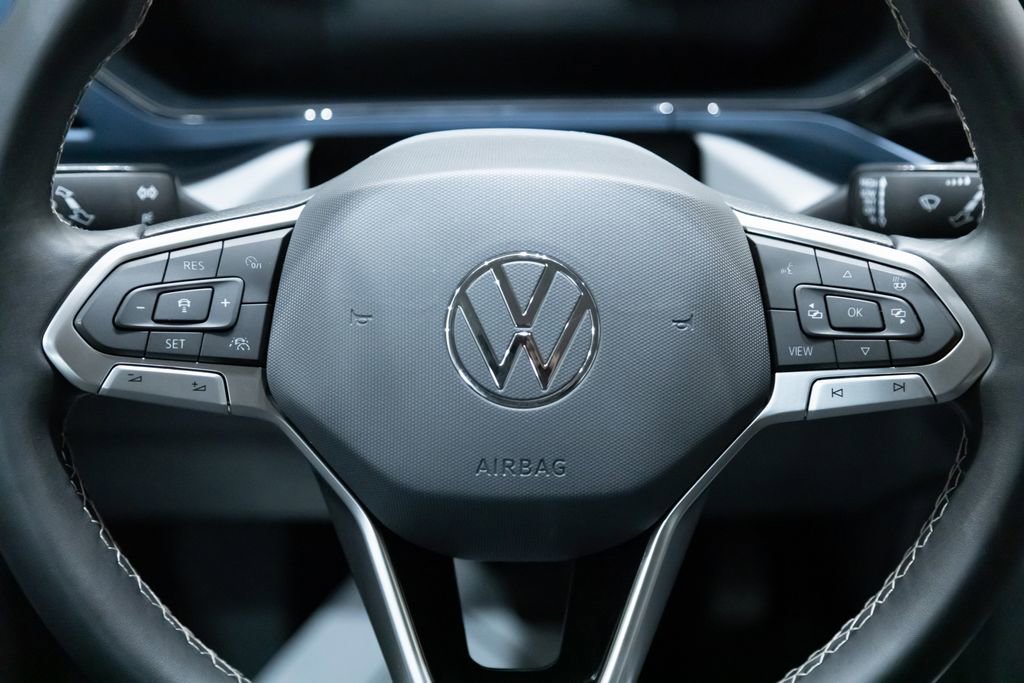 Used 2023 Volkswagen Taos SE image 16