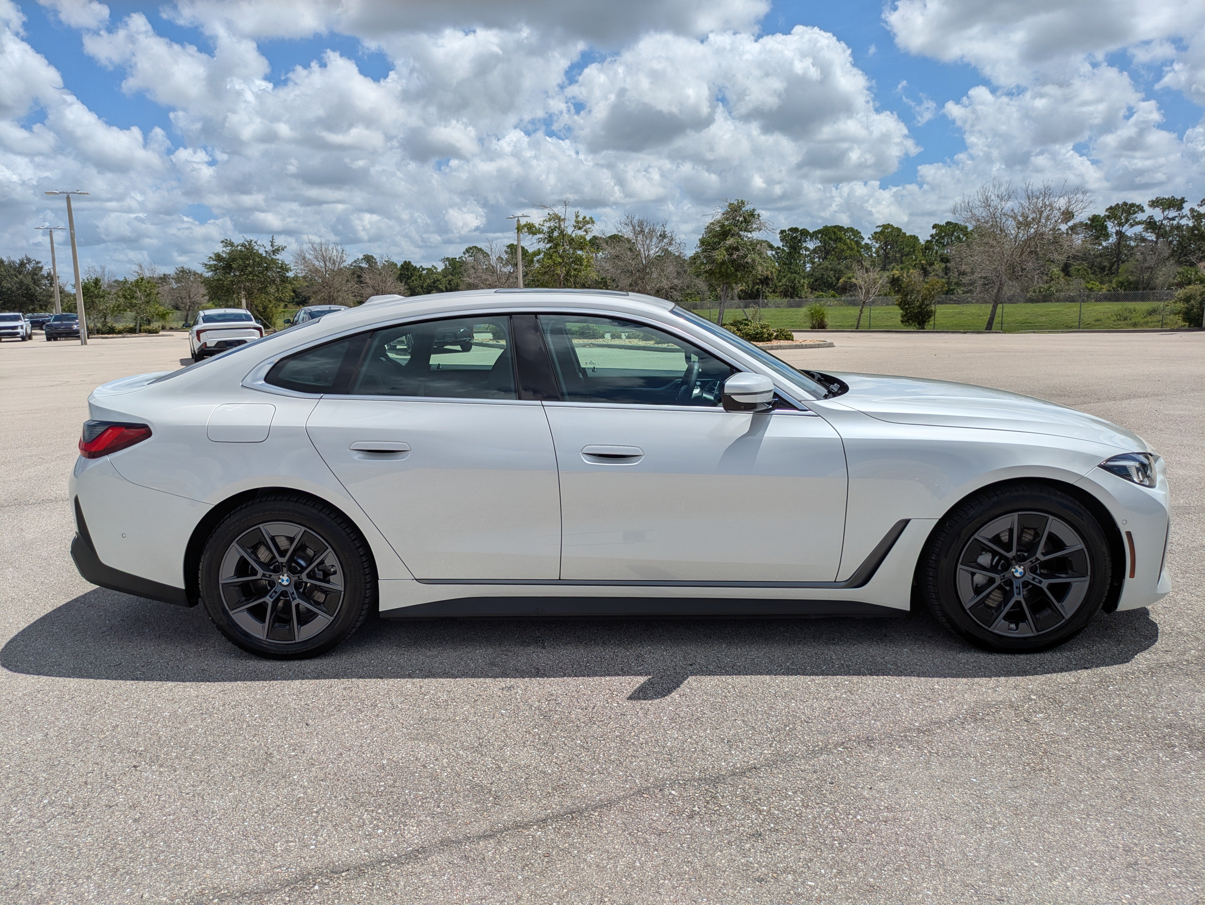 Used 2025 BMW i4 xDrive40i AWD/4WD image 3
