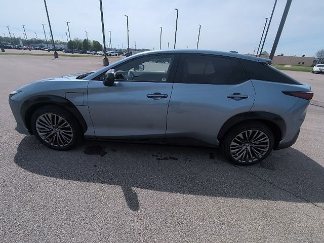 Used 2023 Lexus RZ 450e Premium w/ Accessory Package (2T) image 10