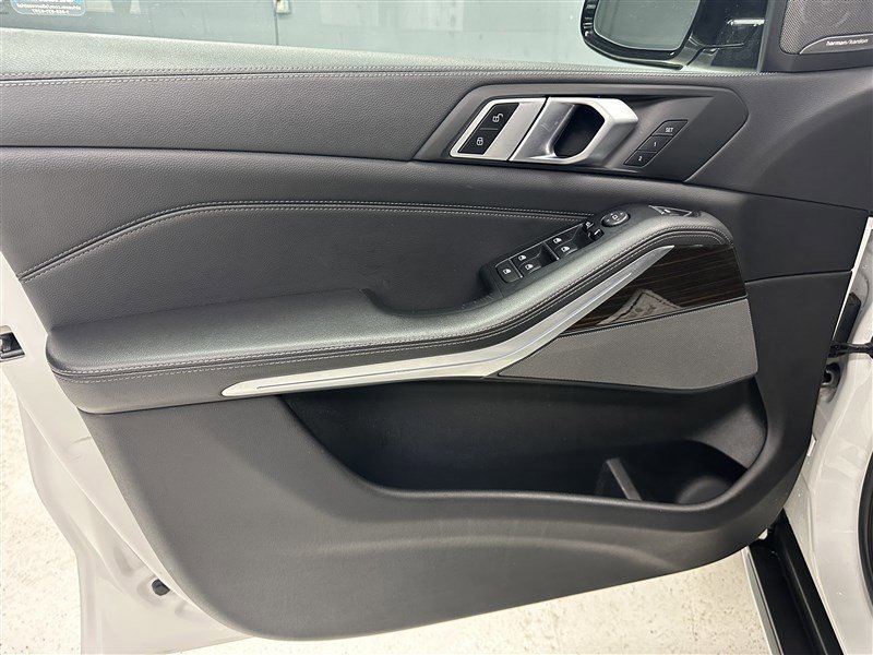 Used 2021 BMW X5 xDrive40i w/ Premium Package AWD/4WD image 19