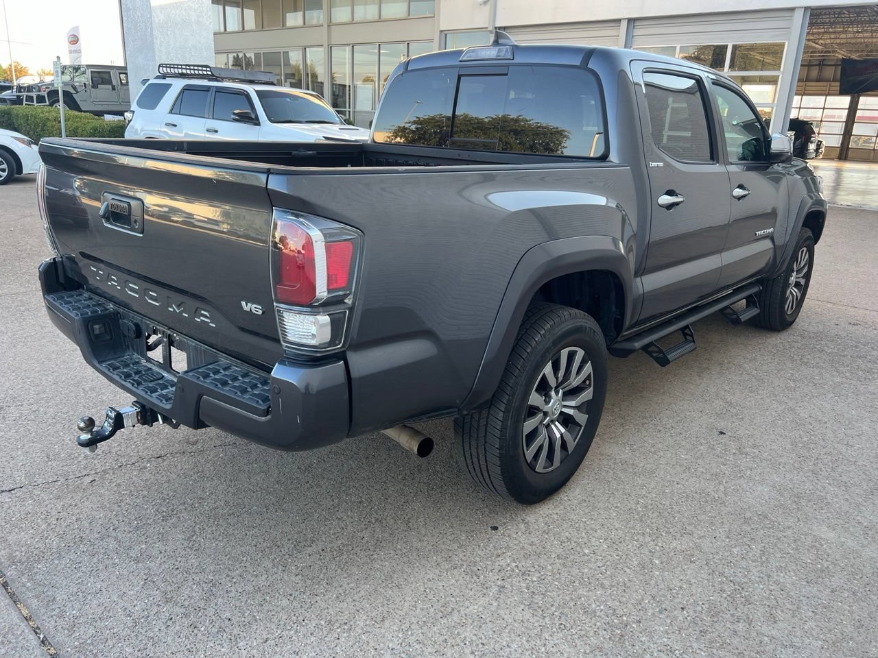 Used 2022 Toyota Tacoma Limited RWD image 4