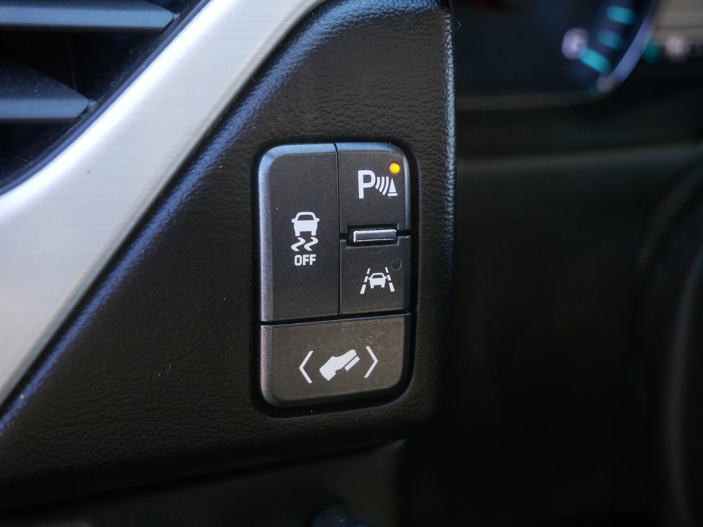 Used 2017 GMC Yukon SLT w/ HD Trailering Package image 24