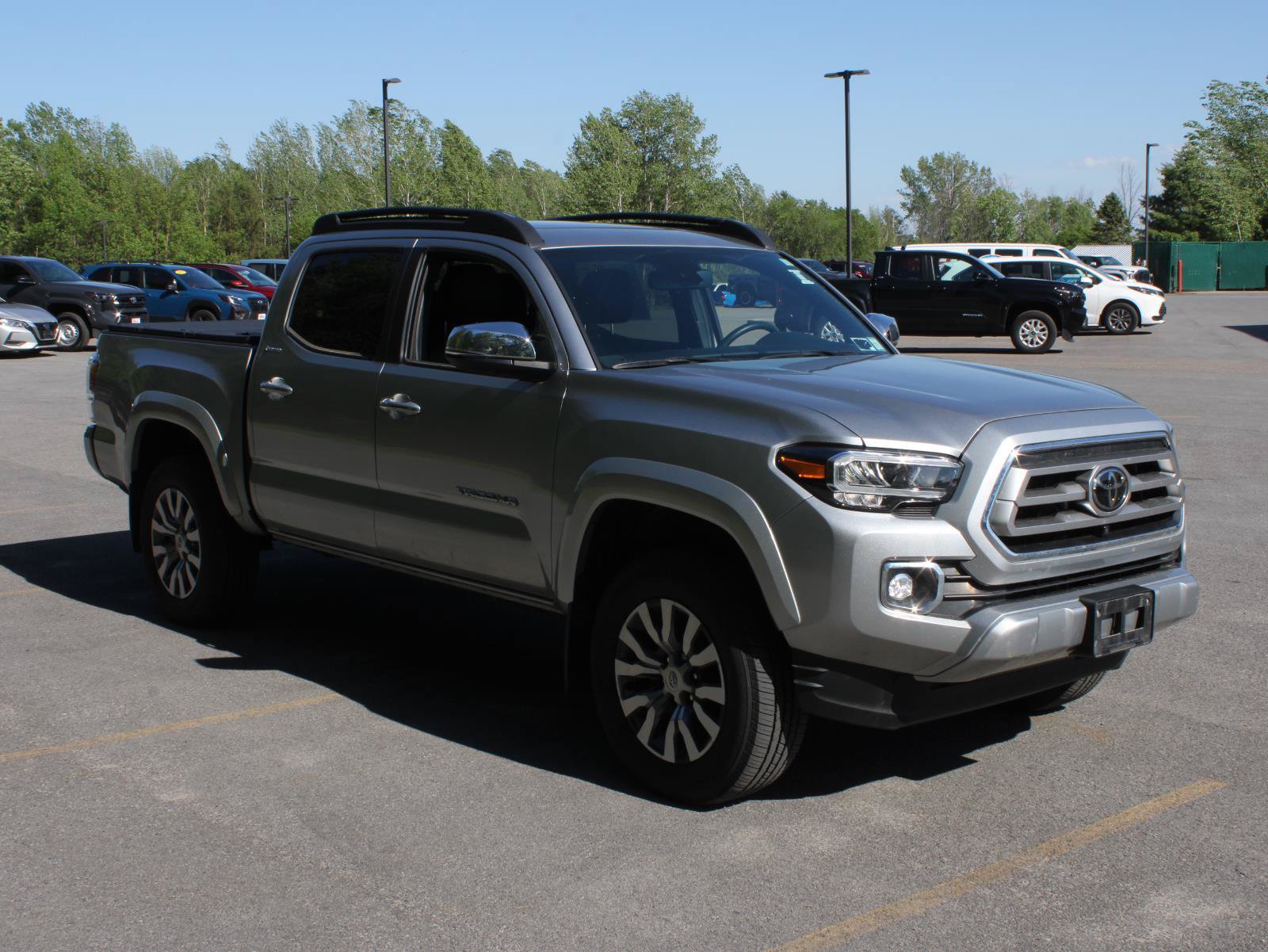 Used 2023 Toyota Tacoma Limited AWD/4WD image 3