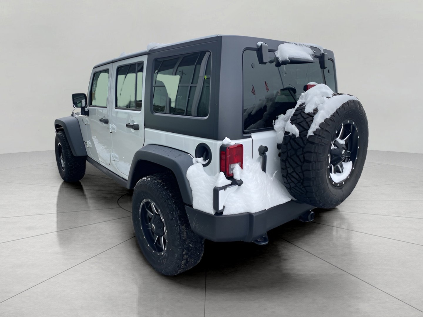 Used 2017 Jeep Wrangler Unlimited Rubicon w/ Connectivity Group image 7