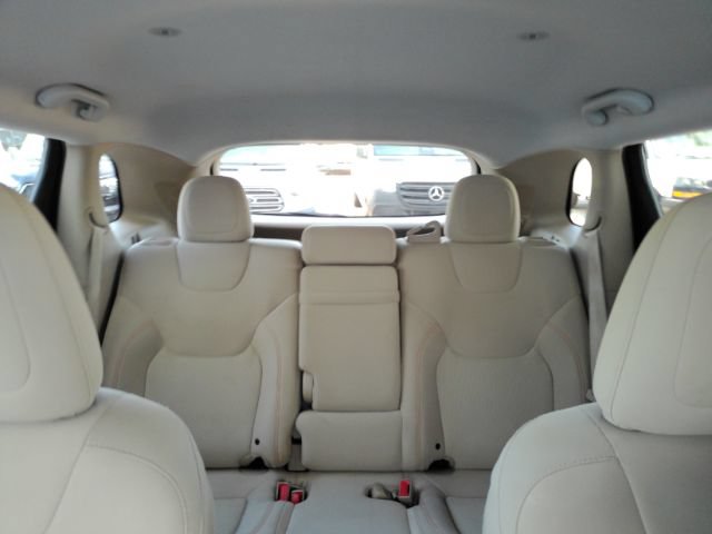 Used 2019 Jeep Cherokee Latitude w/ Popular Appearance Group FWD image 27