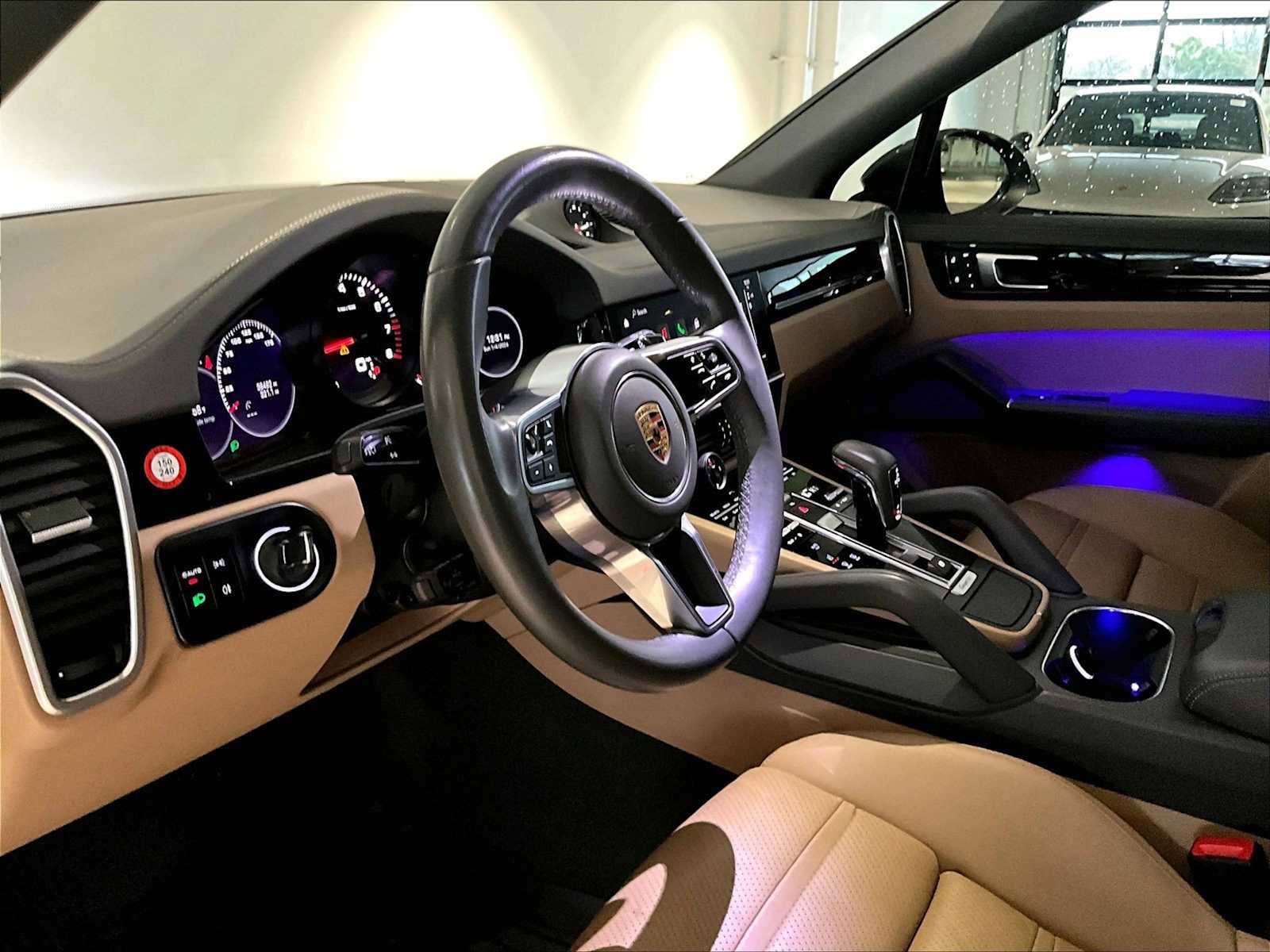 Used 2023 Porsche Cayenne image 7