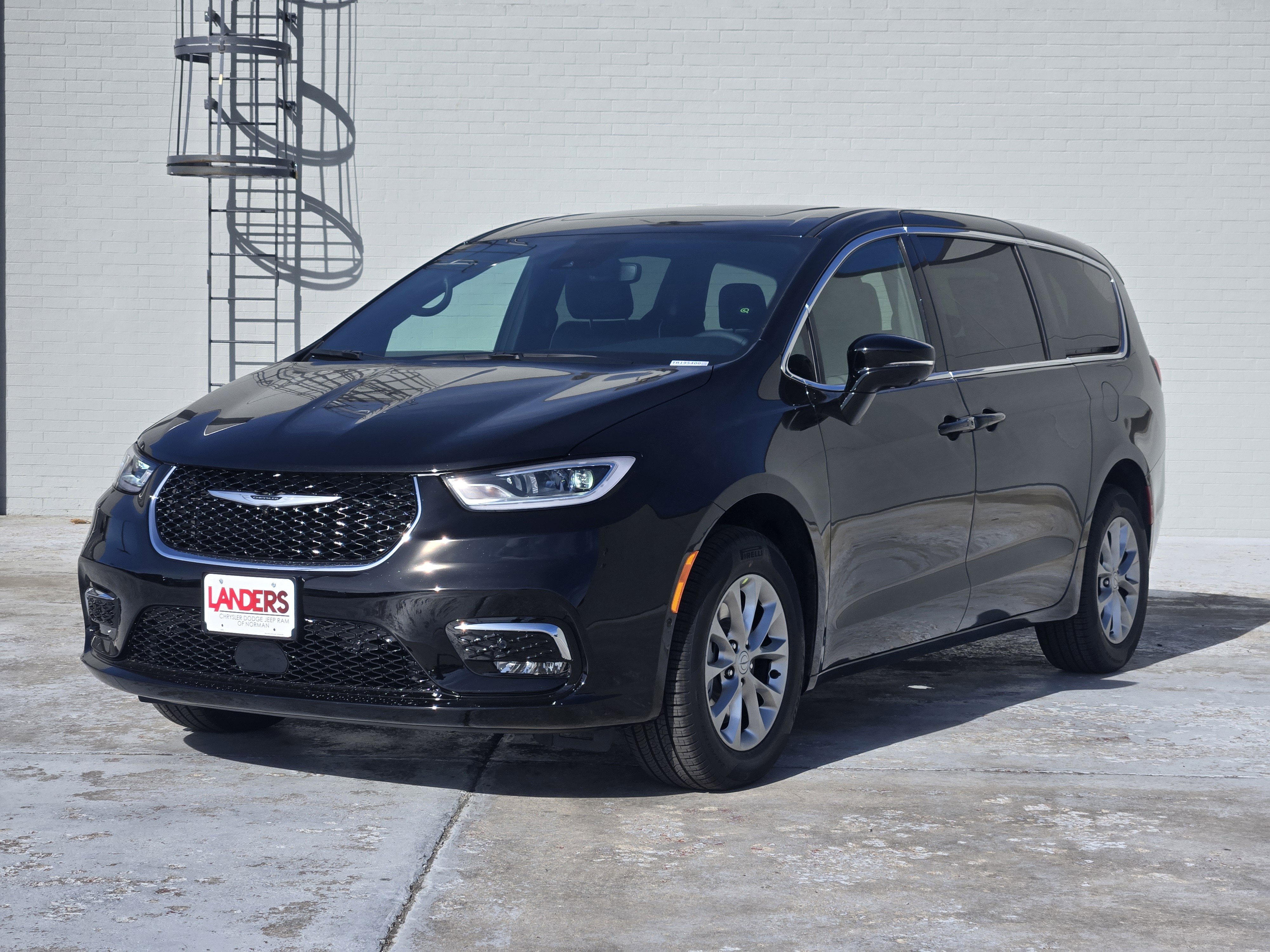 New 2026 Chrysler Pacifica Limited image 2