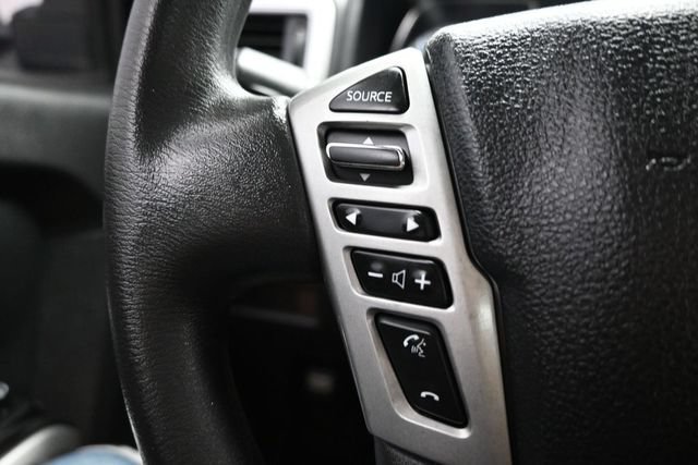 Used 2017 Nissan Titan SV RWD image 14
