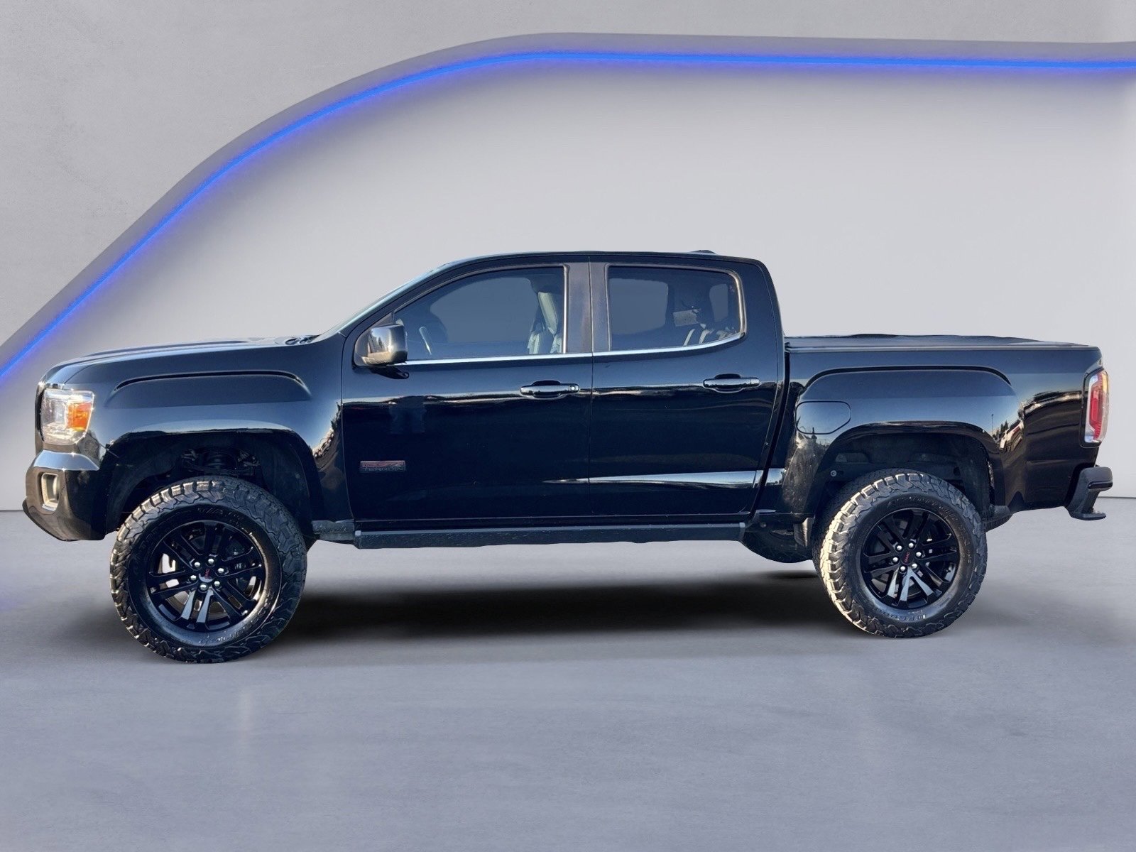 Used 2017 GMC Canyon SLE w/ All Terrain X Package image 12