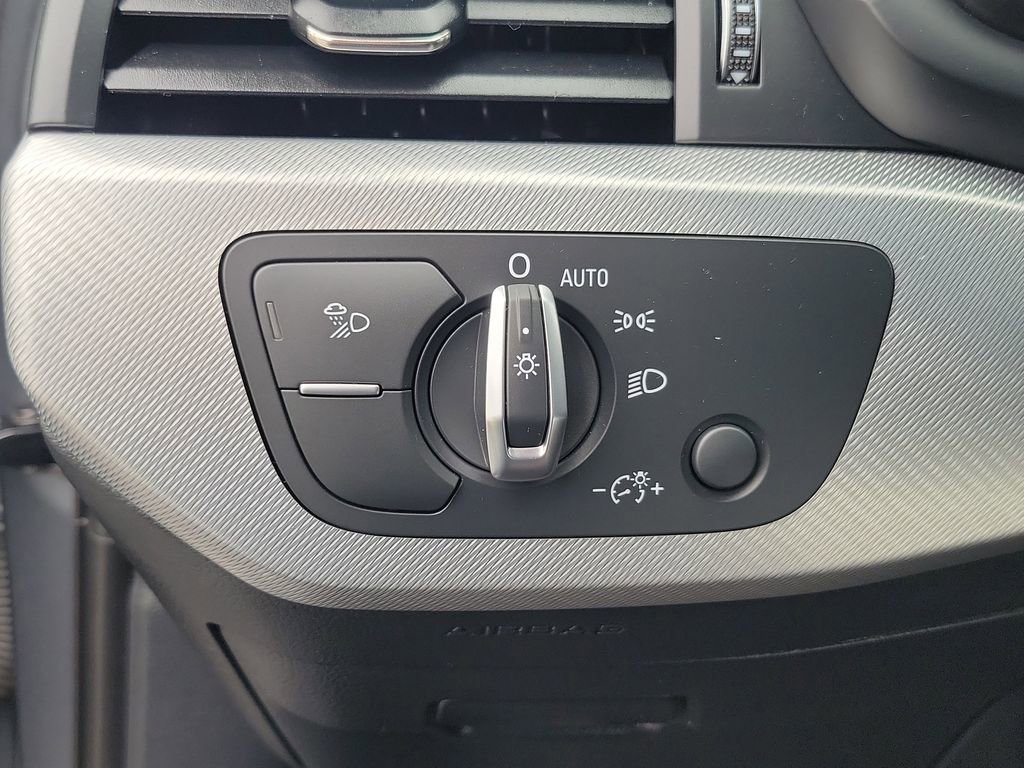 Used 2019 Audi A4 2.0T Premium Plus w/ Premium Plus Package image 14