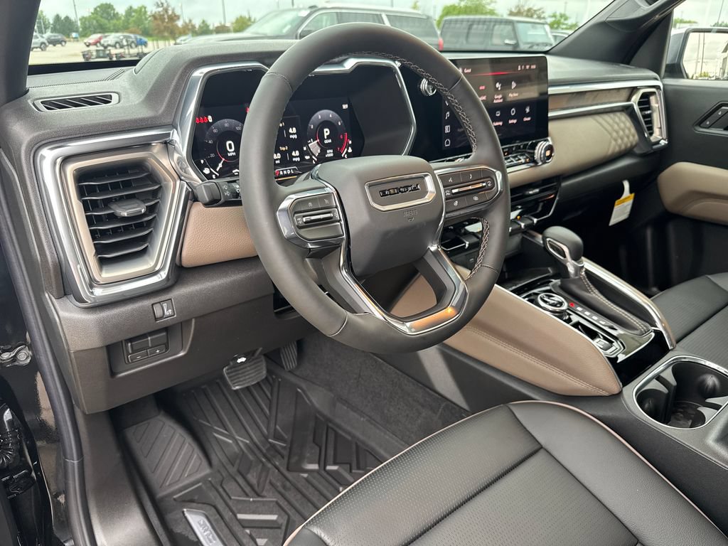 New 2026 GMC Canyon Denali w/ LPO, Denali Black Edition AWD/4WD image 17