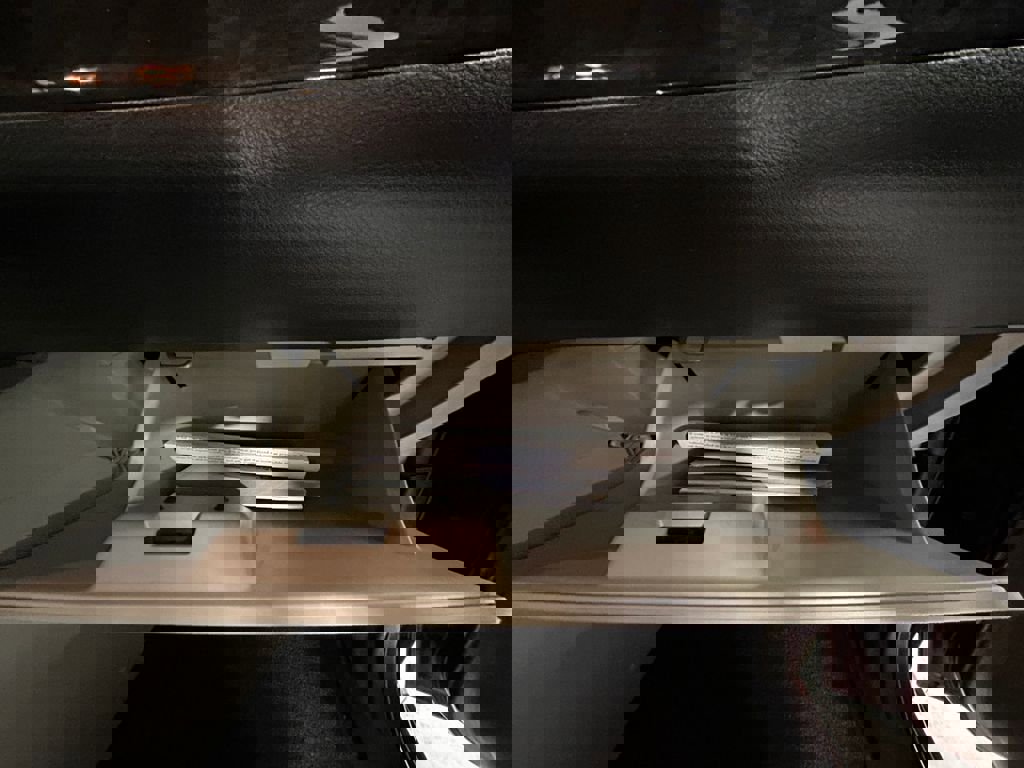 Used 2018 Dodge Grand Caravan SE w/ UConnect Hands-Free Group image 28