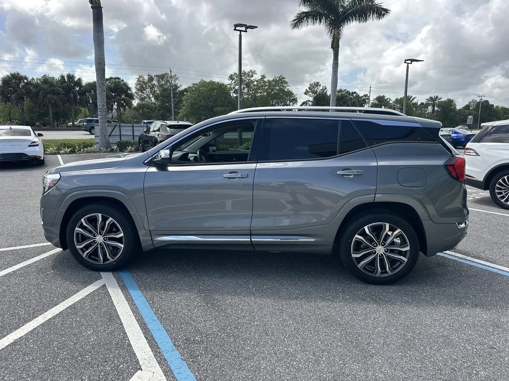 Used 2020 GMC Terrain Denali w/ Denali Premium Package image 10