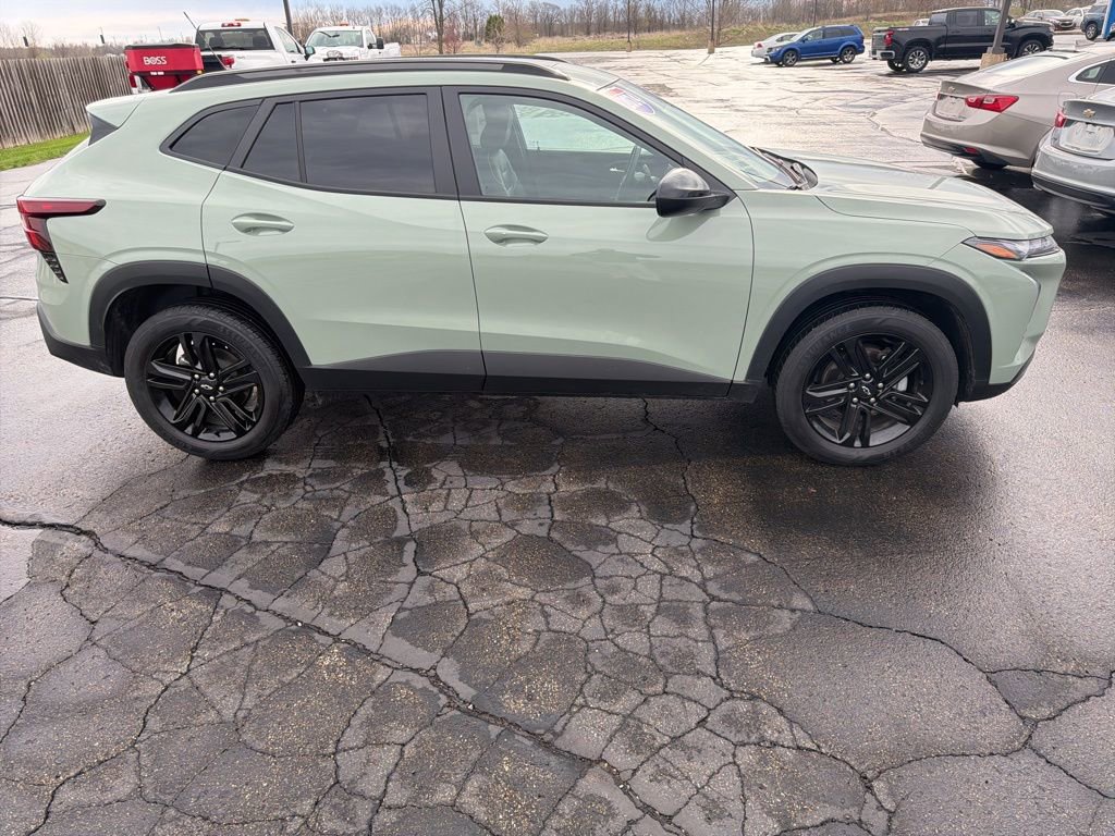 Used 2024 Chevrolet Trax ACTIV w/ Sunroof Package image 7