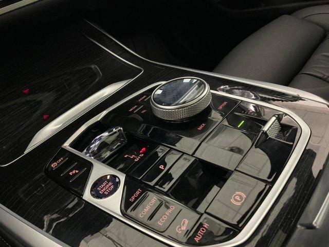 Certified 2025 BMW X7 M60i AWD/4WD image 21