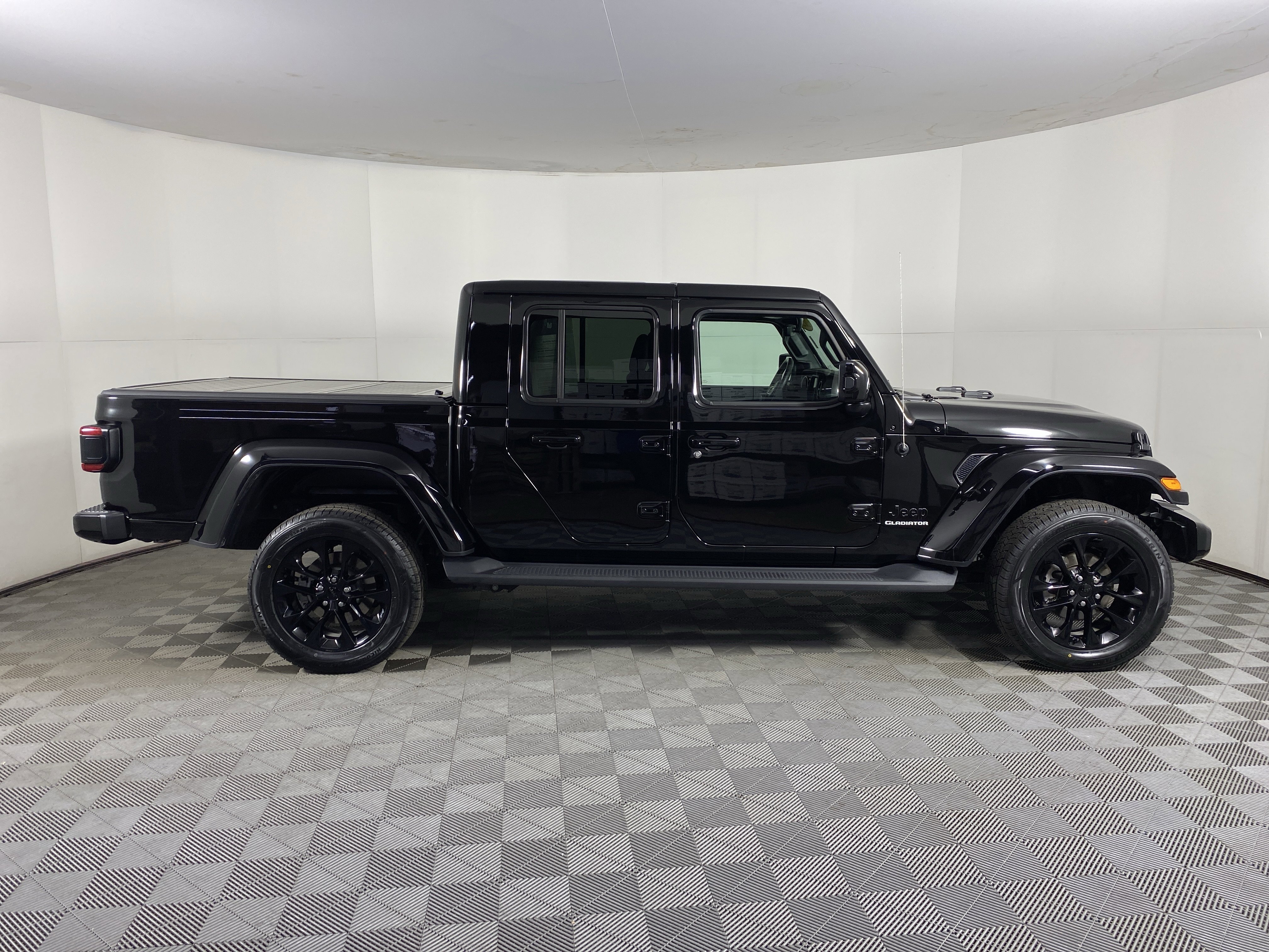 Used 2021 Jeep Gladiator Overland image 7