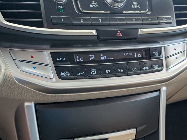 Used 2015 Honda Accord Hybrid Sedan image 24