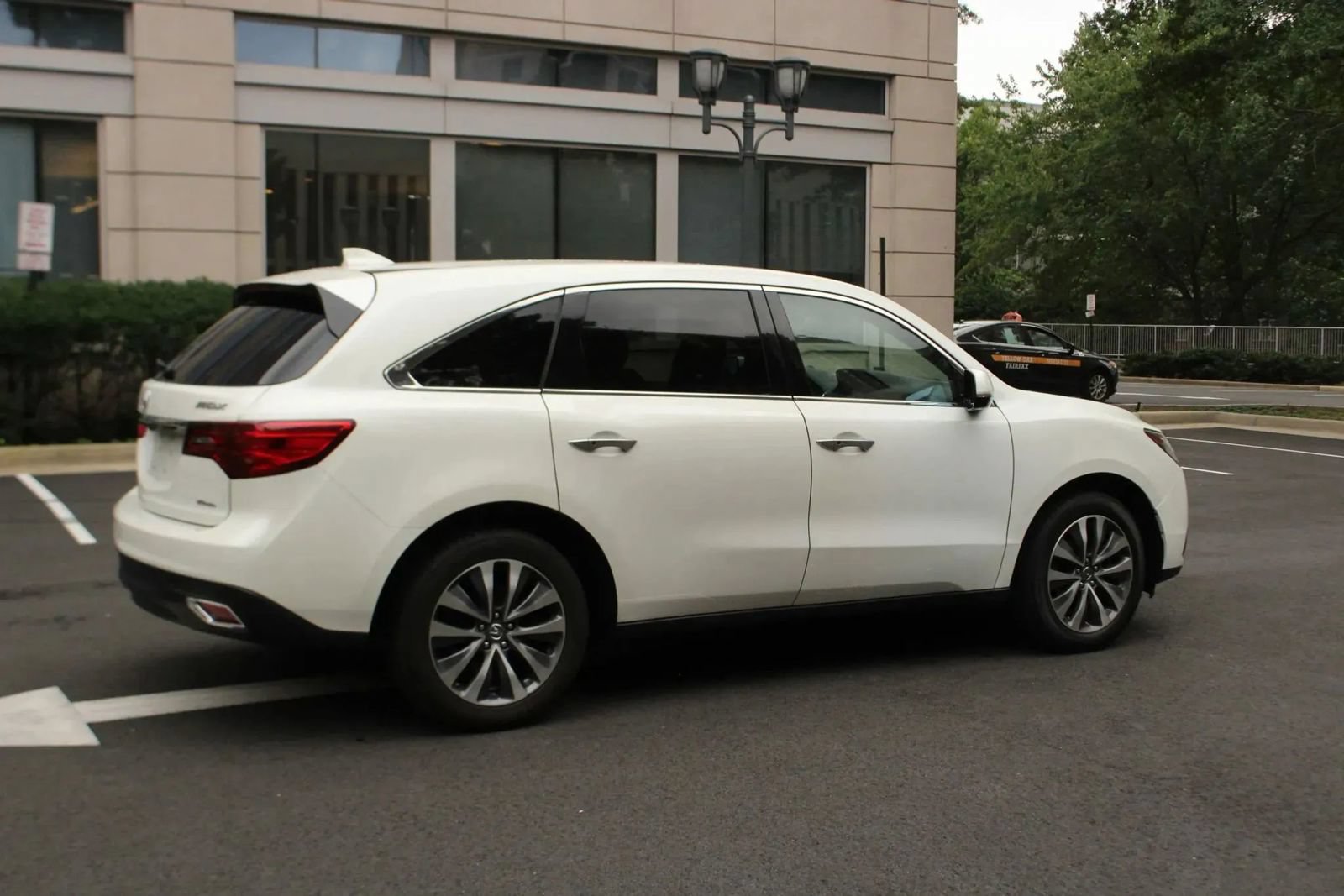 Used 2016 Acura MDX SH-AWD w/ Technology Package image 5