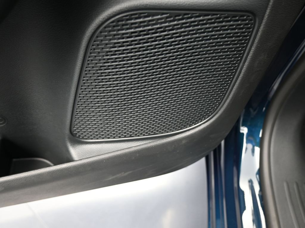 Used 2025 Chrysler Pacifica Select image 14