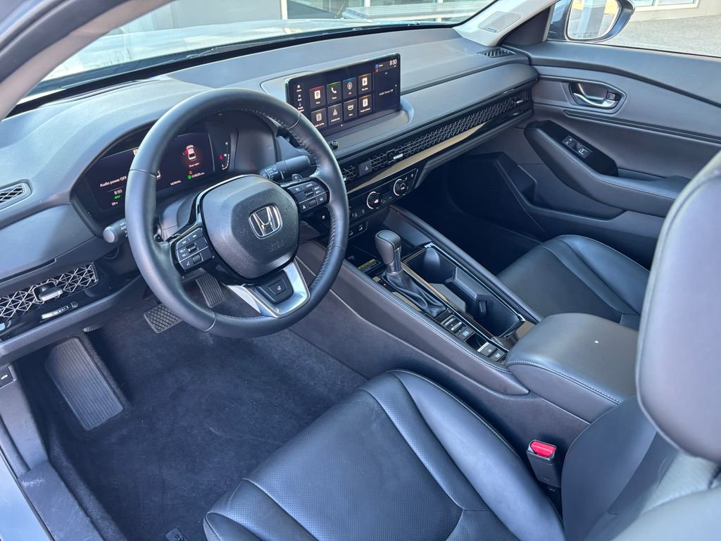 Used 2025 Honda Accord Touring image 9