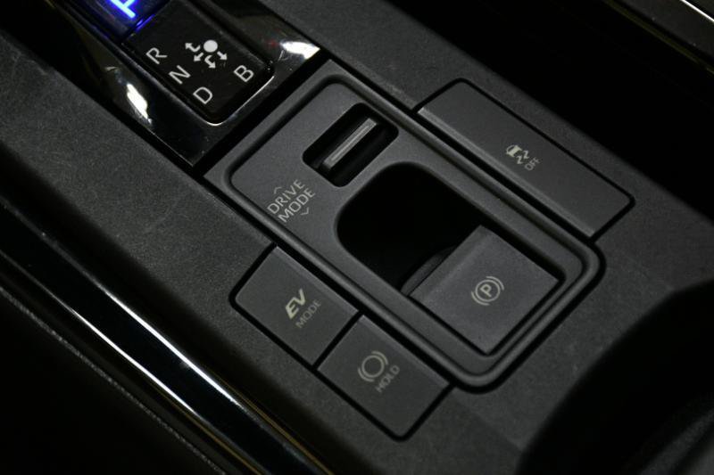 Used 2023 Toyota Prius XLE FWD image 41