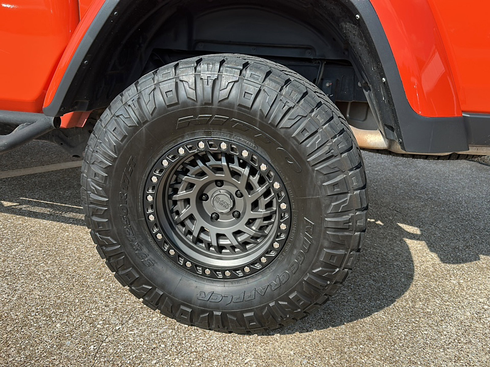 Used 2023 Jeep Gladiator Mojave w/ Cold Weather Group AWD/4WD image 7