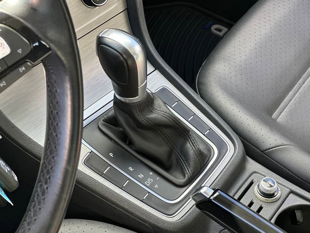 Used 2015 Volkswagen Golf TDI SE image 18