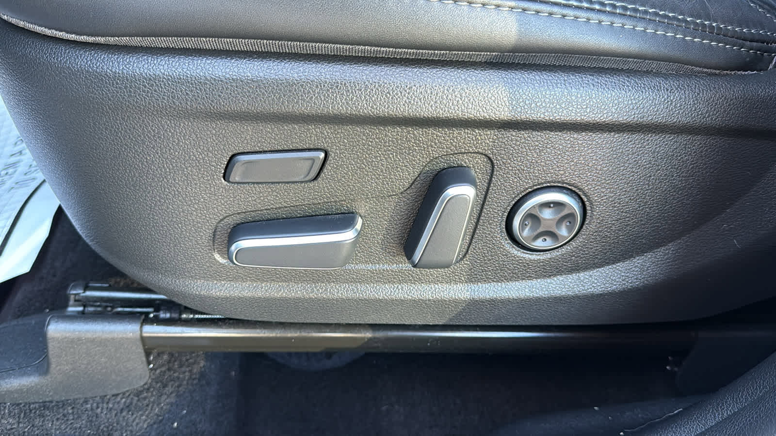 Used 2022 Hyundai Santa Fe Calligraphy image 13